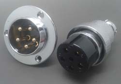 kit: plug with flange on device+socket on cable